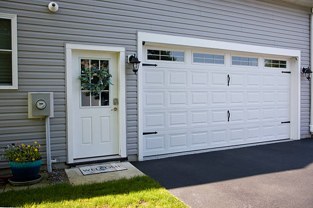 24/7 Emergency Garage Door Panel Replacement experts in Judith Basin County County, MT